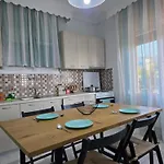 Marina's Guesthouse, Seaview *