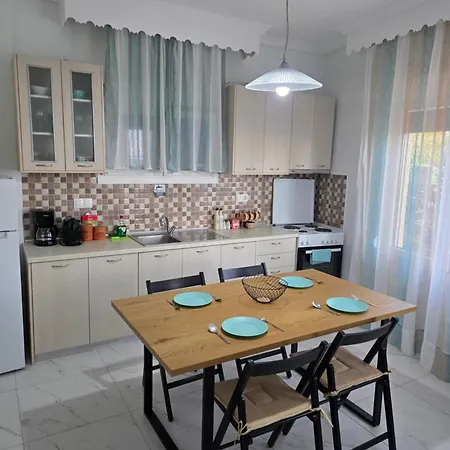 Marina's Guesthouse, Seaview Apartamento