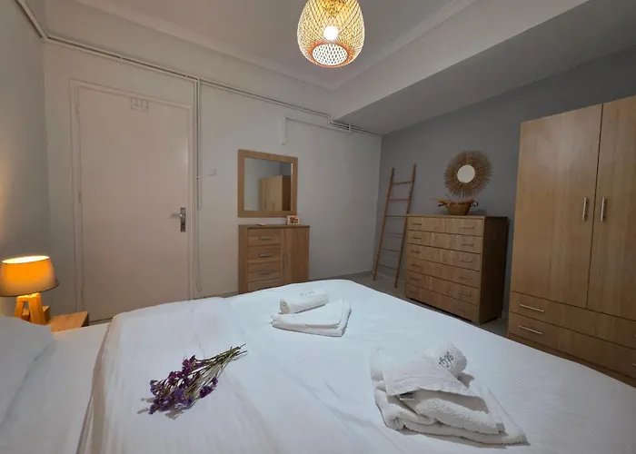 Marina's Guesthouse, Seaview アパート