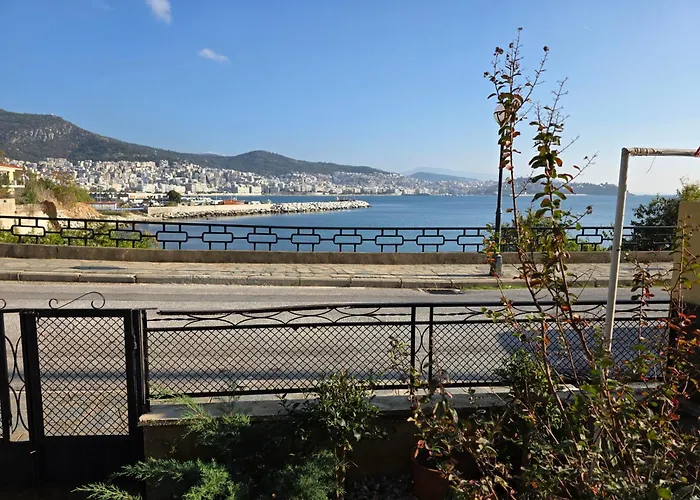 Marina's Guesthouse, Seaview アパート カヴァラ