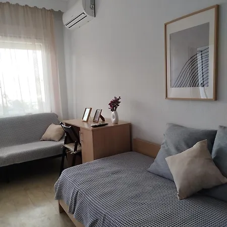 Marina's Guesthouse, Seaview *