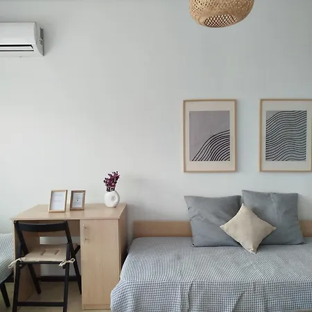 Marina's Guesthouse, Seaview Apartament *