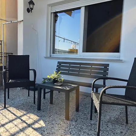 Marina's Guesthouse, Seaview Apartman *